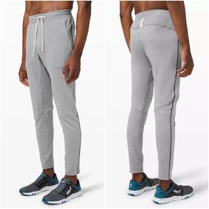 Lululemon | Men's Textured Tech Jogger Pant in Graphite Grey / Vapor Size S
